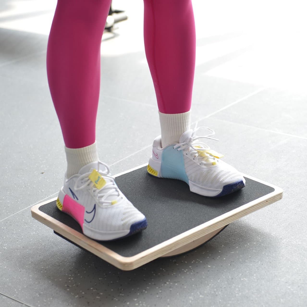 Factory Wholesale Wooden Square Balance Board Yoga Fitness Step Rehabilitation Training Equipment Coordination Balance Board