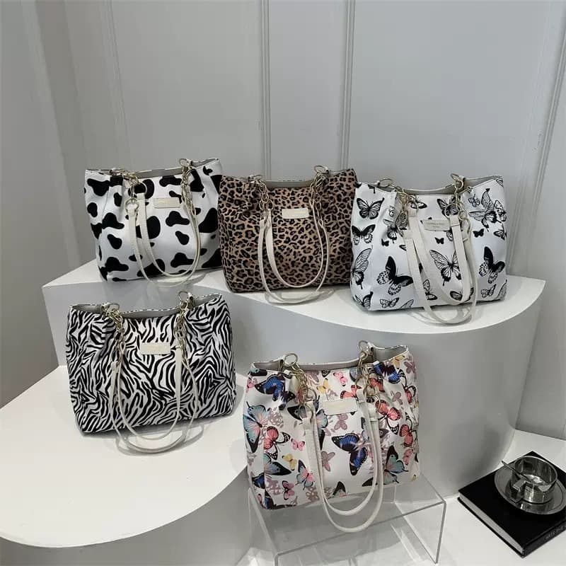 2026 Summer New Korean Style Fashionable Single Shoulder Bag Simple Tote Bag Trendy Casual Commuter Bag for Women