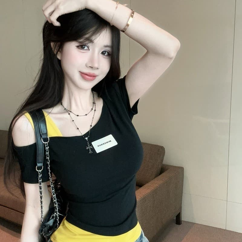 Fake Two-Piece Contrast Color Off-Shoulder Short-Sleeve T-Shirt for Women, Summer Pure Desire Hot Girl One-Shoulder Cropped Top Unique Gorgeous
