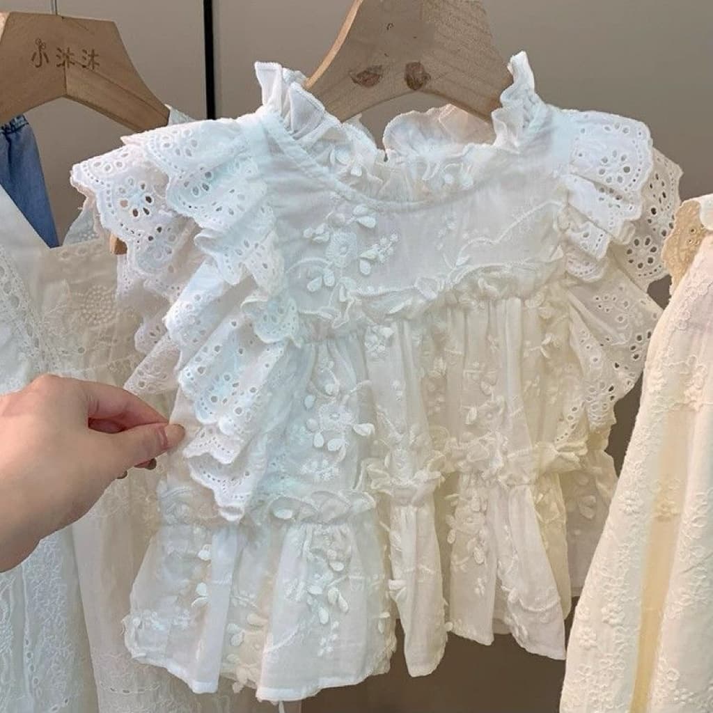 Girls sleeveless shirt, small flying sleeve top, stylish 2025 new summer ruffled fashion baby girl vest, sweet