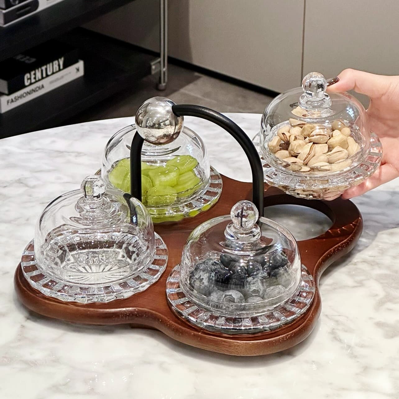 Full fruit plate, high-end, exquisite and good-looking snack tray, household high-end glass snack tray with lid