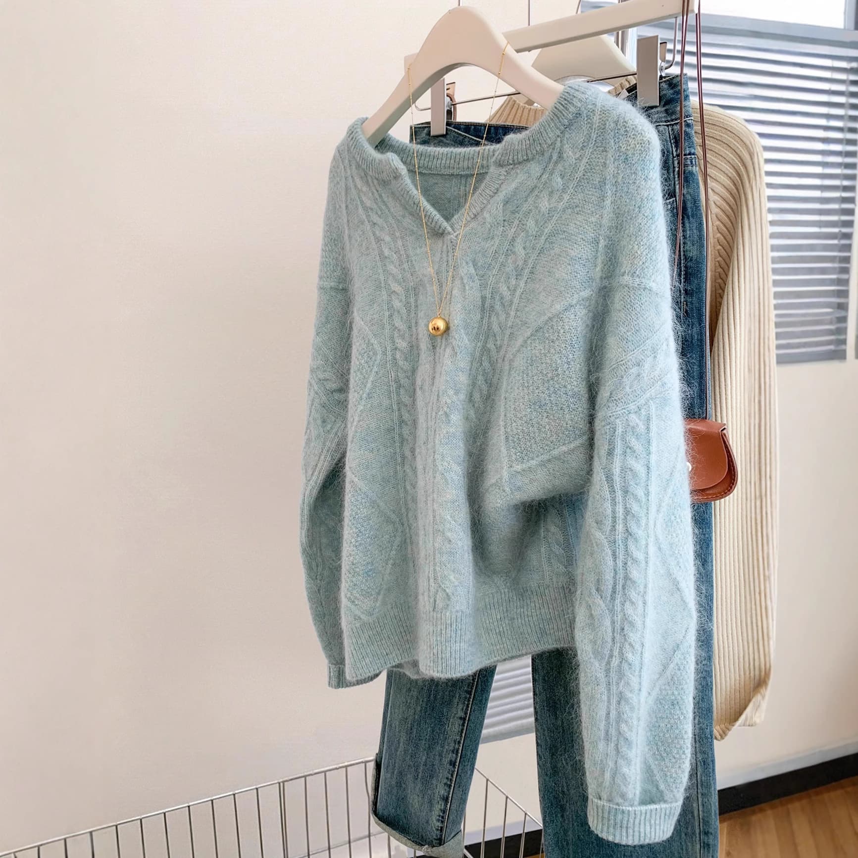 2025 Autumn/Winter New Outfit, 100% Wool Women's Loose Lazy Style Braided Soft Semi-Open V-Neck Sweater for Outerwear