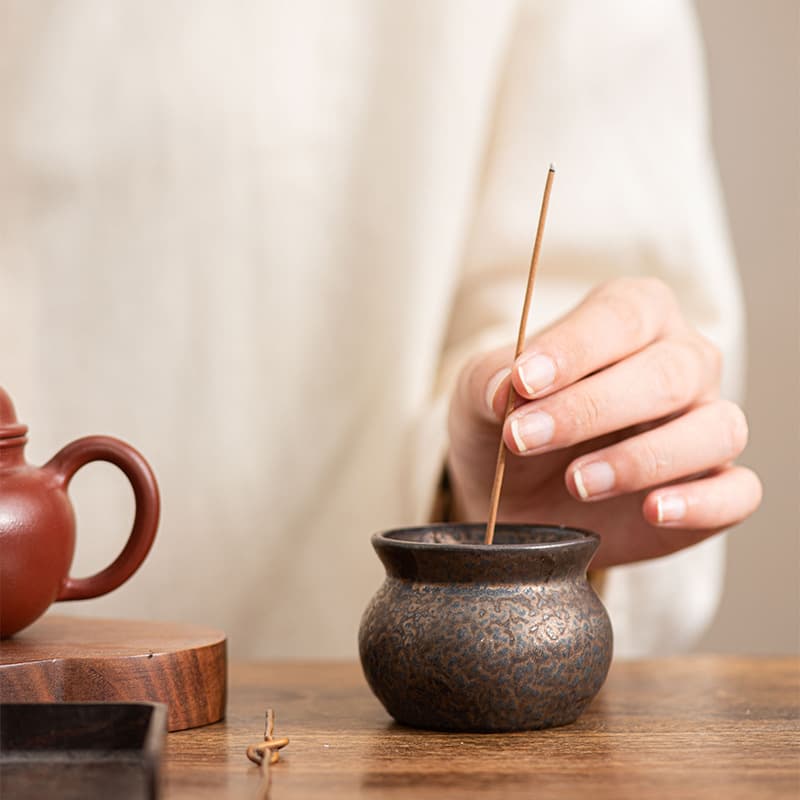 Zen Incense Burner, Small Indoor Aromatherapy Ceramic Incense Holder for Sandalwood and Agarwood, Minimalist Incense Stand