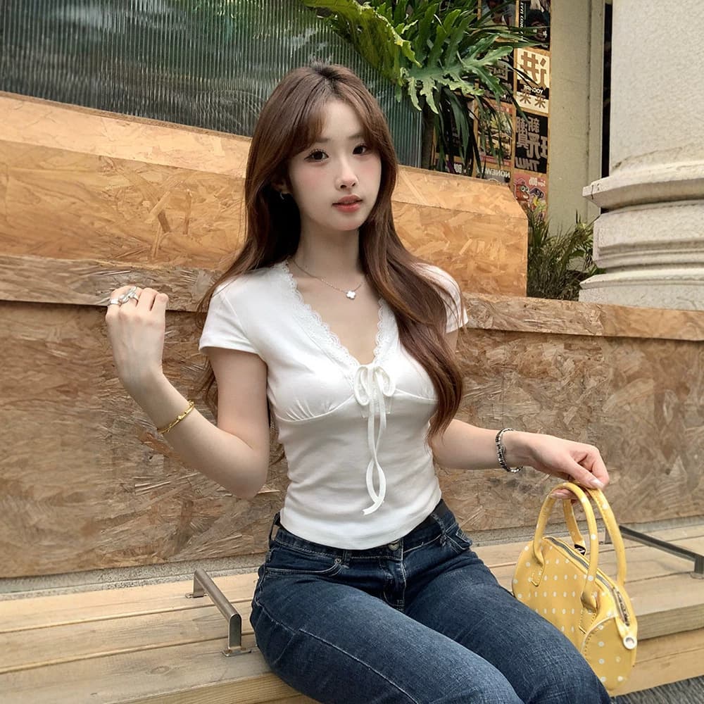 New French style V-neck lace-up lace splicing design niche slimming hot girl pure lust tops