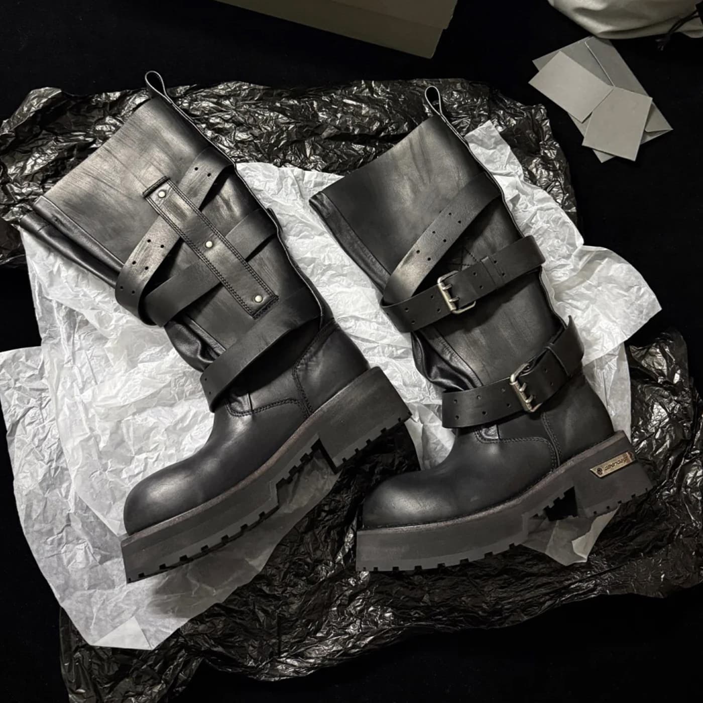 In stock and ships instantly! Retro Maillard thick-soled motorcycle boots, venom fashion boots, knight boots, martin boots, tall boots for autumn