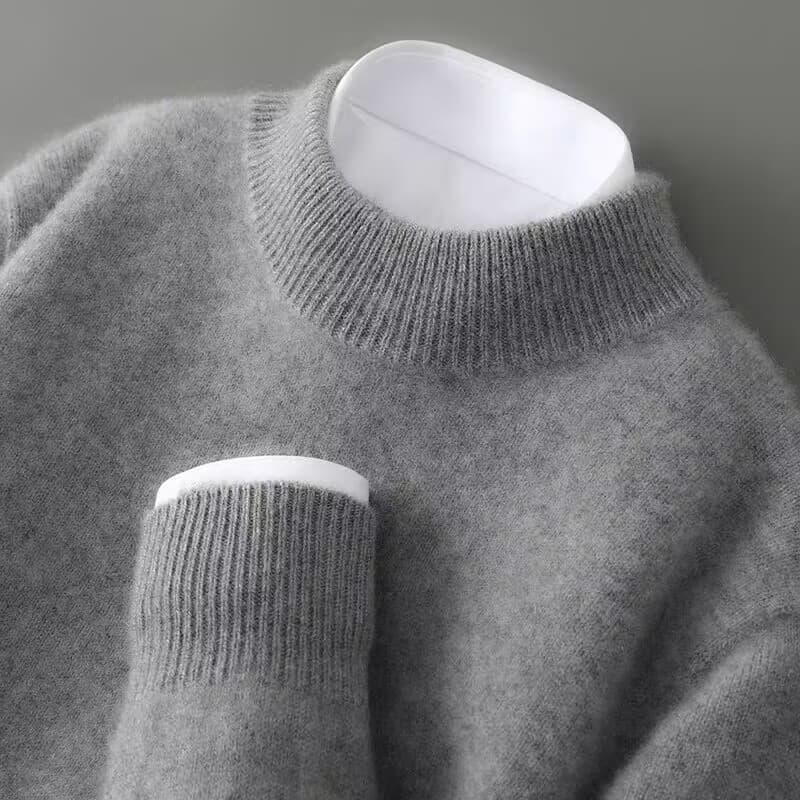 Men's high-neck, thick, loose-fitting pullover sweater/knitwear base layer.