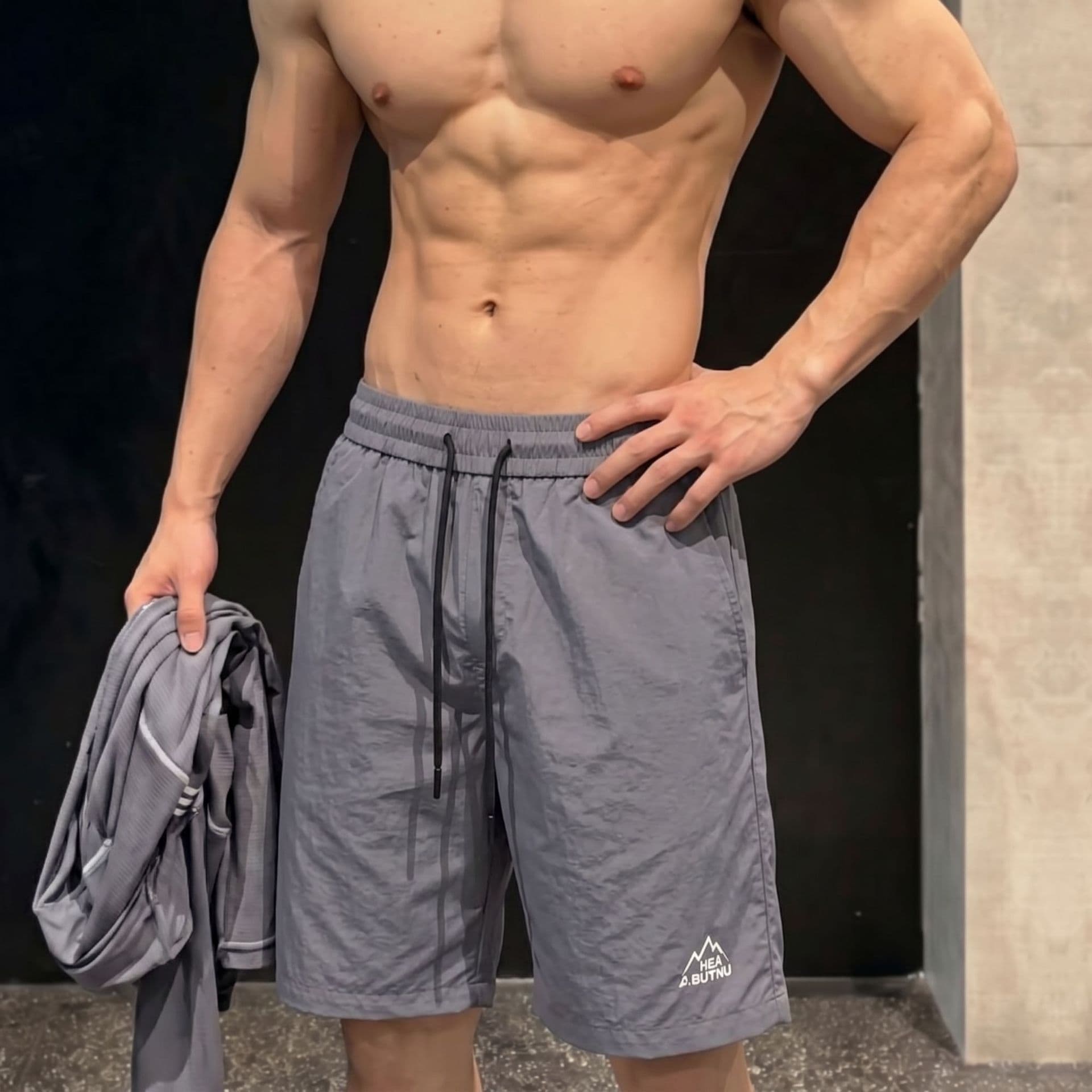 2026 Fitness Versatile Beach Shorts Vacation Summer Shorts Casual Quick-Dry Swim Trunks Ice Silk Five-Point Pants Trendy Loose Fit