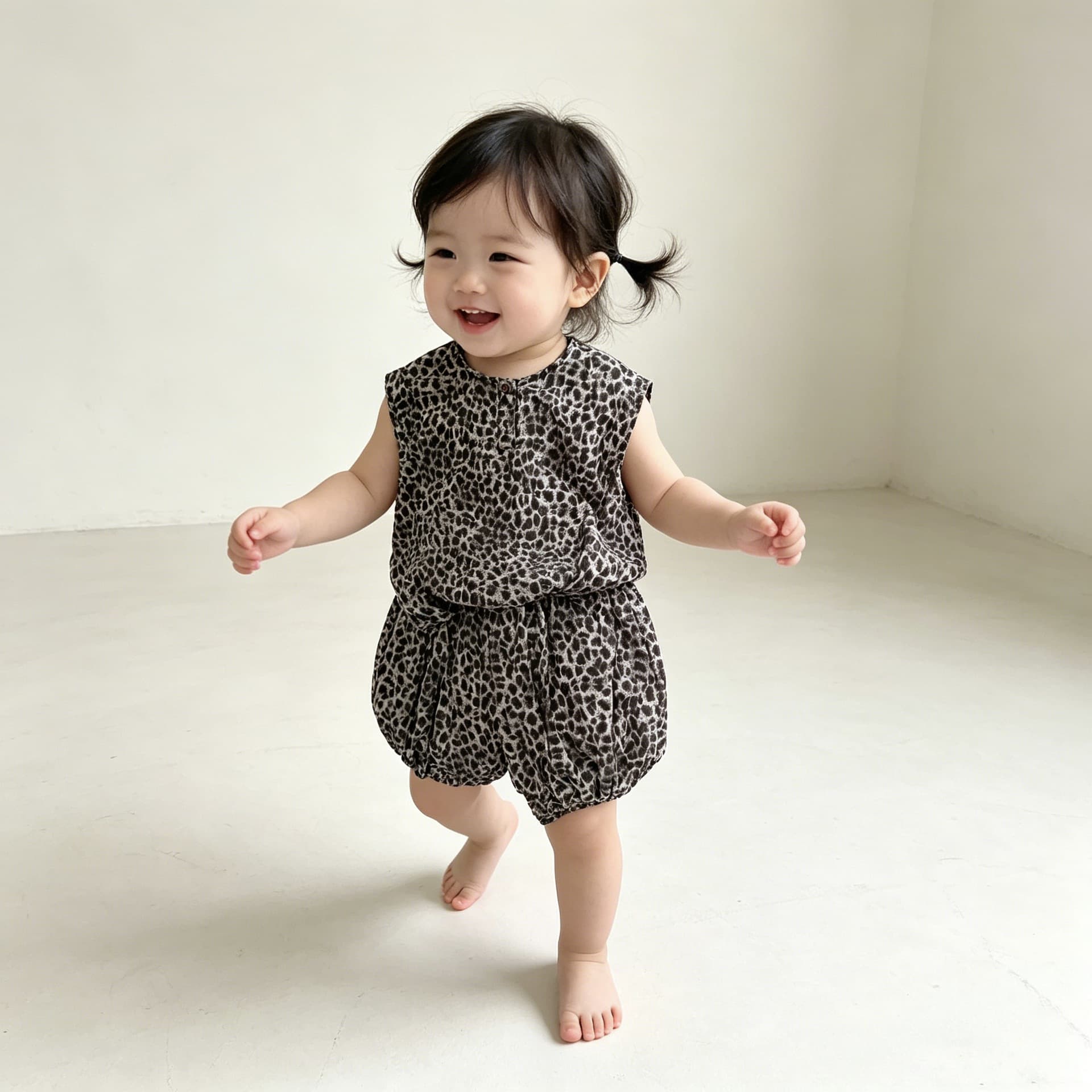 Children's Clothes Baby Sleeveless Set Light and Handsome Summer Wear for Boys Outing Baby Vest Shorts Leopard Print Two-Piece Set