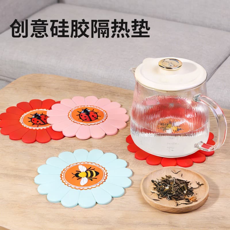 Flower style silicone insulation, anti-scalding pot and bowl mats, coasters, kitchen table non-slip and high temperature resistant mats directly supplied from the manufacturer