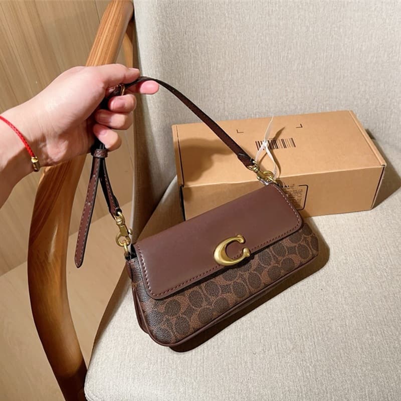 Aolai 2026 New Jet Bag Trapezoid Underarm Bag Shoulder Handbag Solid Color Baguette Bag Commute Versatile Organ Bag