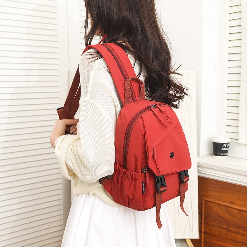 Trendy functional backpack, high-end style, lightweight and simple crossbody bag, large capacity sports bag for women.