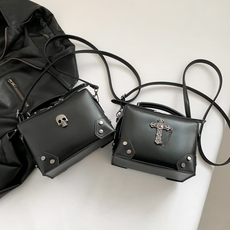Premium Crossbody Bag for Women, European and American Style 2025 New Trendy Rivet Motorcycle Bag Skull Single Shoulder Crossbody Bag