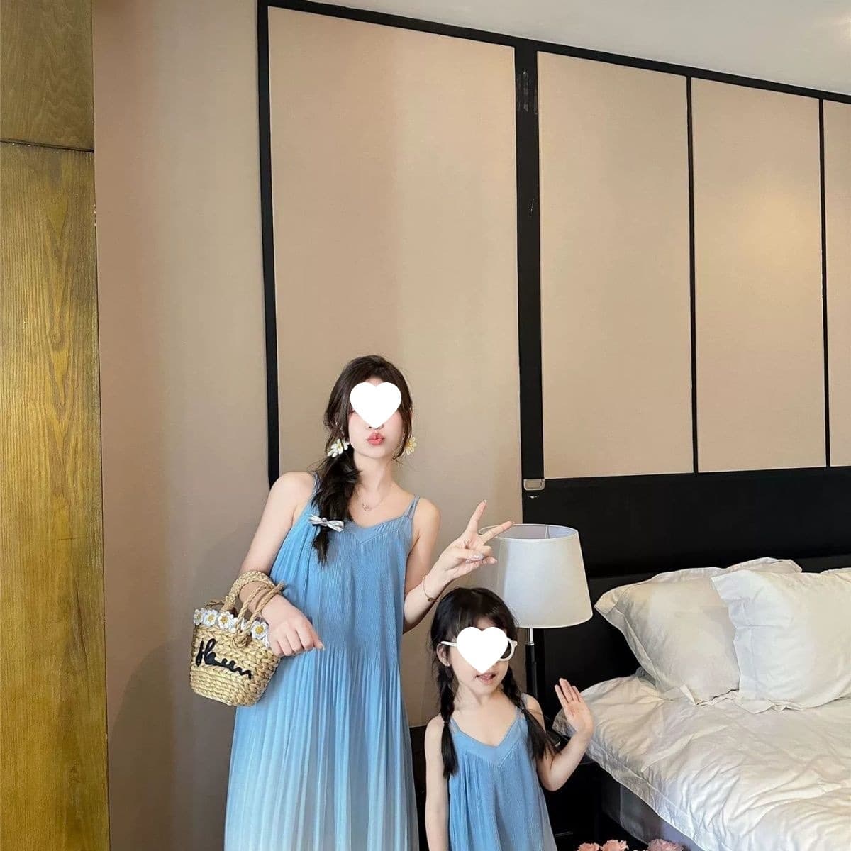 New Summer Beach Mother-Daughter Family Matching Dress Set for Three, Mid-Large Child Vacation Sand Fashionable Mother-Child