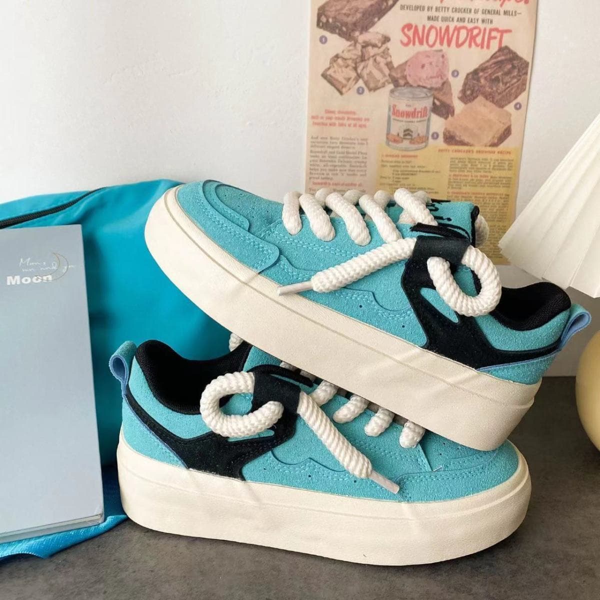 Original Lake Blue White Sneakers Women 2024 New Autumn Winter Chic Versatile Thick Sole Niche Design Skate Shoes
