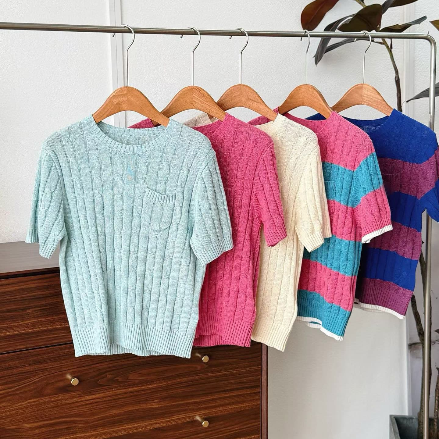 0411x9~Summer Fashion Dopamine Small Horse Embroidery Notch Lapel Cardigan / Cable Knit Crew Neck Sweater for Women