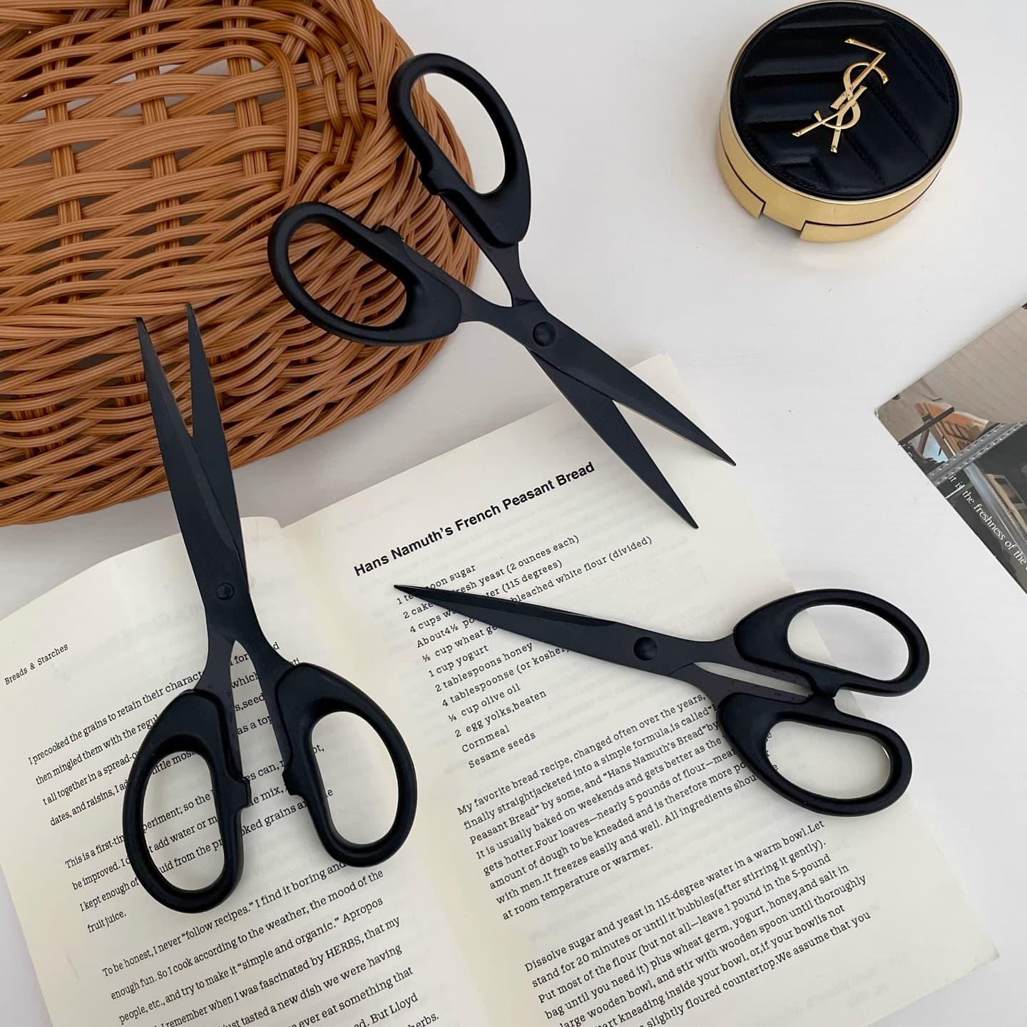 【New User 0.01】High-Quality Pure Black Scissors, Handmade Household Semi-Circular Handle Stainless Steel Office Stationery