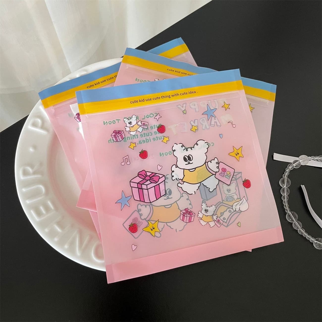 Custom copyright design, food-grade material, ins pink bear thickened resealable bag for underwear packaging