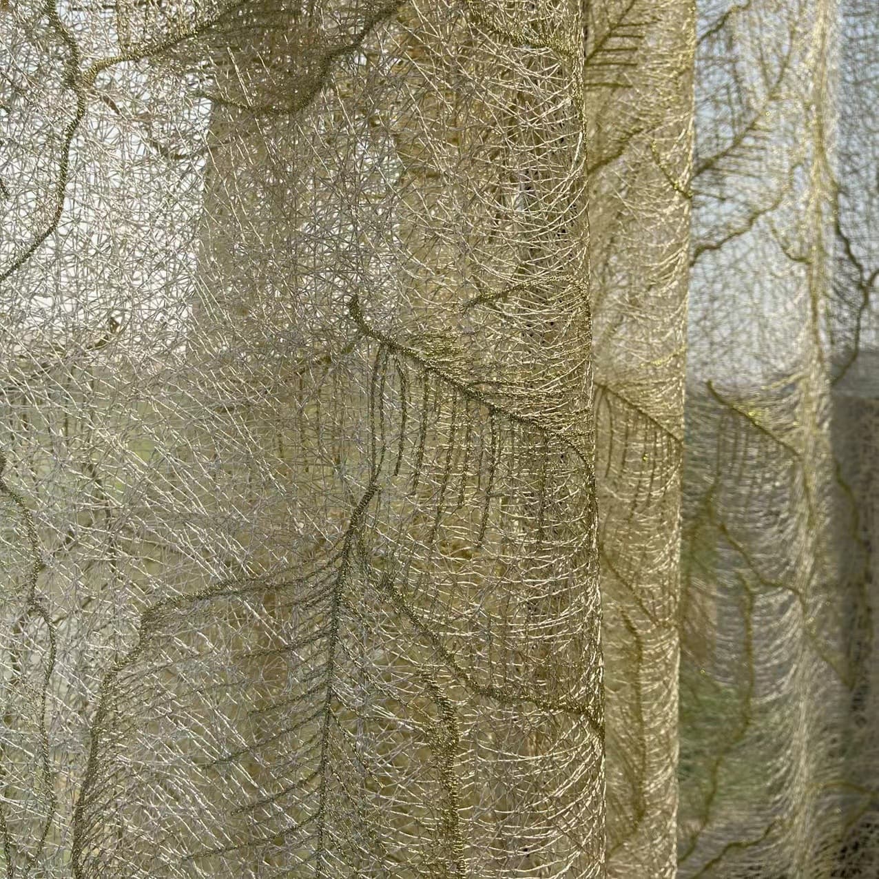 New high-end gold thread leaf gauze curtain, beige, three-dimensional embroidered, breathable, embroidered living room gauze with gold thread, source manufacturer.