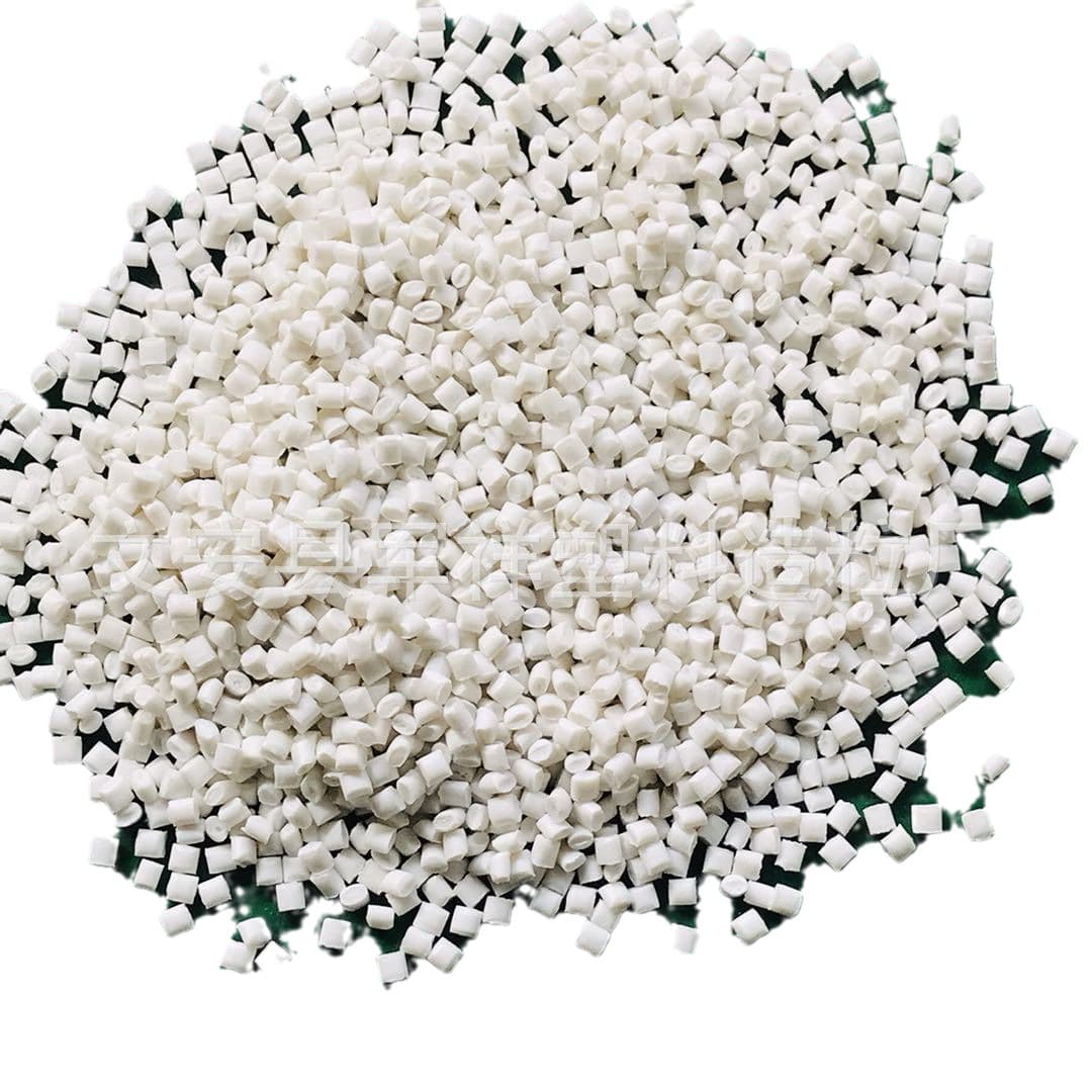 In-stock recycled PP injection pellets in multiple colors (red, green, blue, gray) with low shrinkage, modified PP recycled plastic granules.