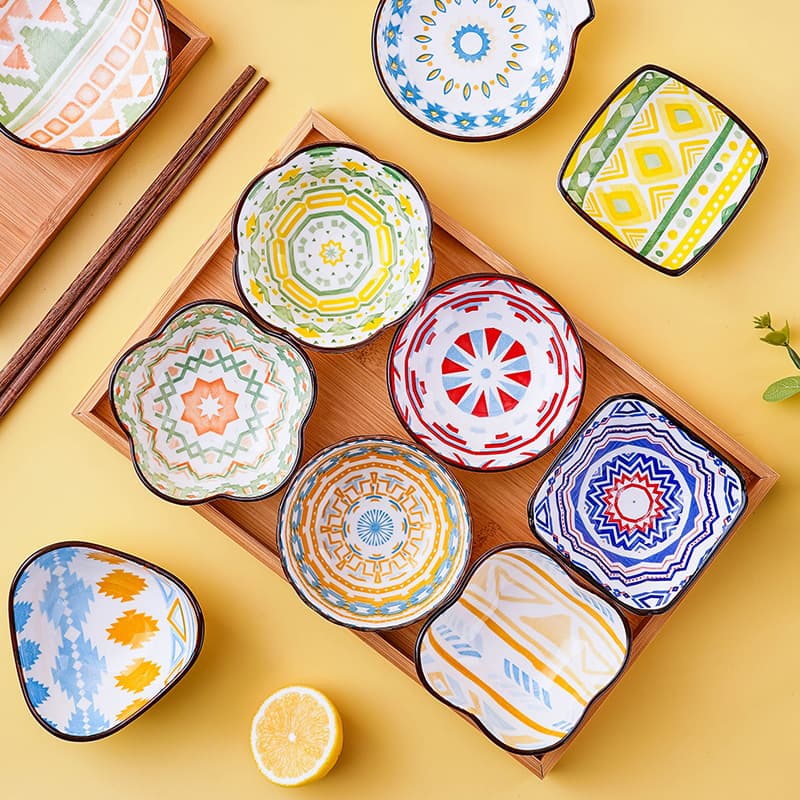 Japanese Creative Ceramic Small Dish Sushi Plate Home Sauce Dish Seasoning Bowl Vegetable Plate Snack Dish Dip Tray