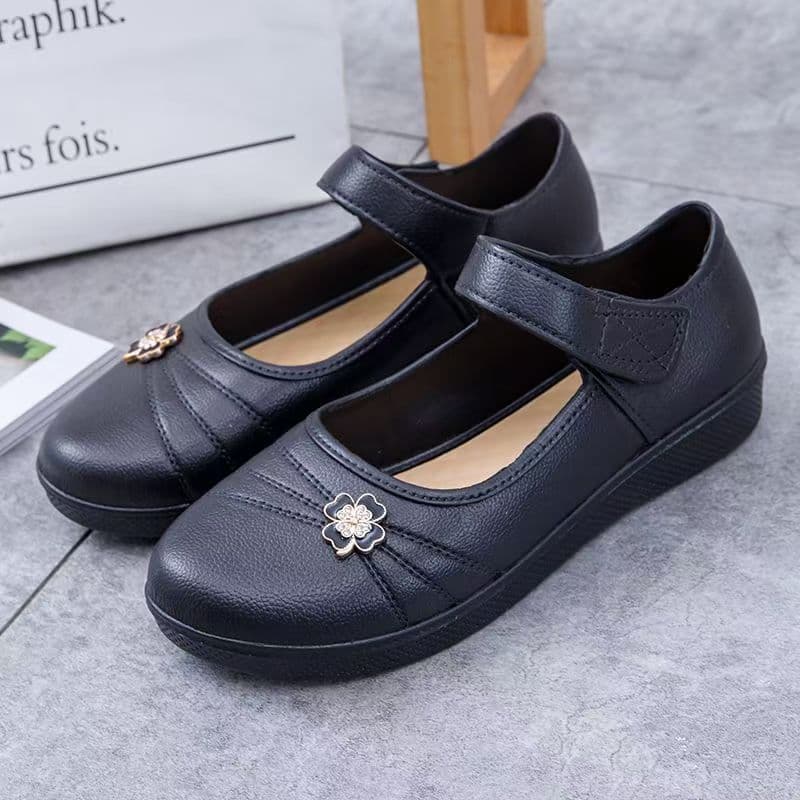 Soft sole comfortable mother's shoes non-slip flat sole middle-aged and elderly women's shoes spring and autumn shoes Velcro shoes for the elderly and grandma