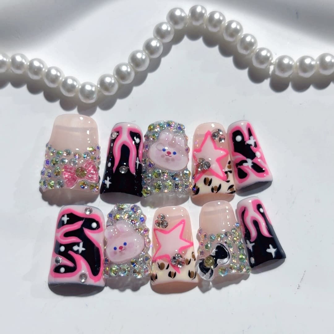 Hot-selling European and American cross-border sparkling rhinestone duckbill nails, ice-transparent flame full rhinestone handmade wearable fake nails