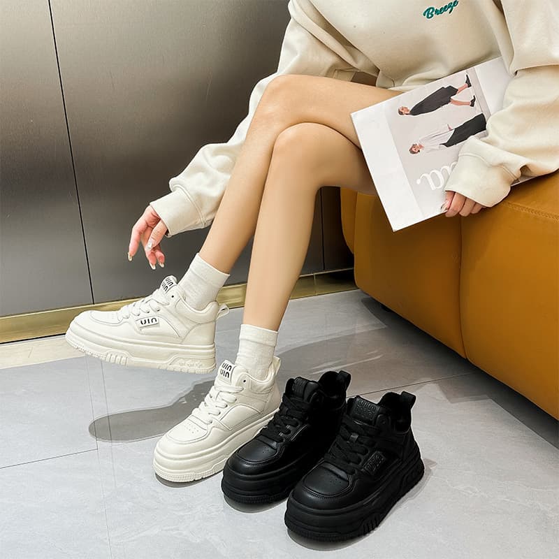 Women's high-top white platform sneakers, 2023 autumn/winter new style, versatile and popular genuine leather sports shoes with fleece lining.
