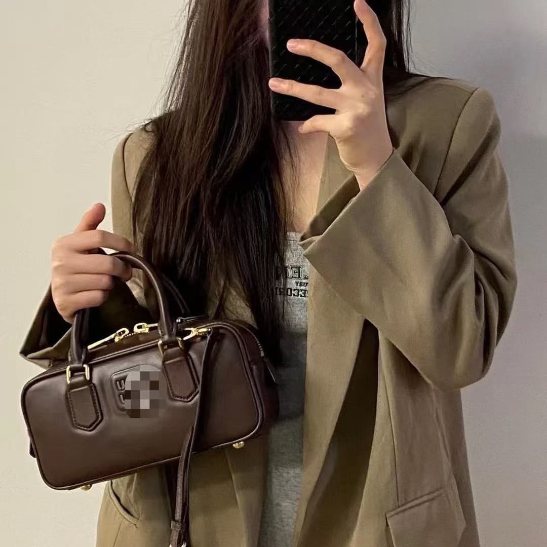 Miu-style small square bag for women, hand-carry, shoulder, crossbody, simple commuting, street trendy