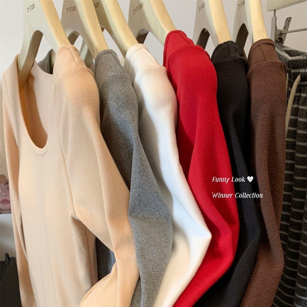 9913# Autumn/winter brushed square-neck long-sleeve T-shirt with built-in bra pads, warm, slim fit, for layering or outerwear.
