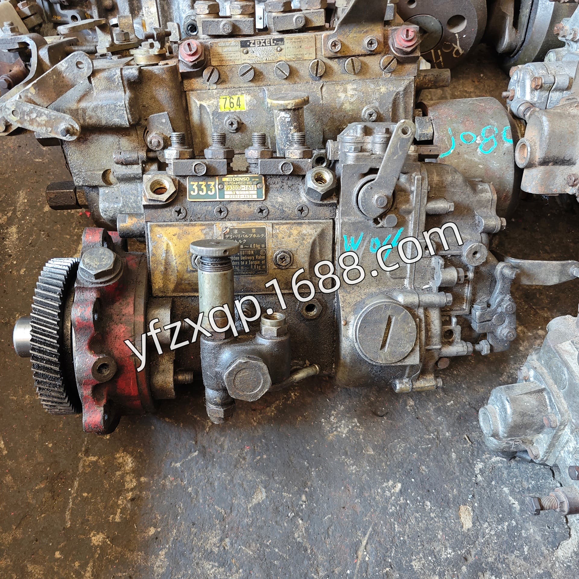 Hino 300 W04C High Pressure Oil Pump Fuel Injection Pump 093000-1610 22010-4630 HINO