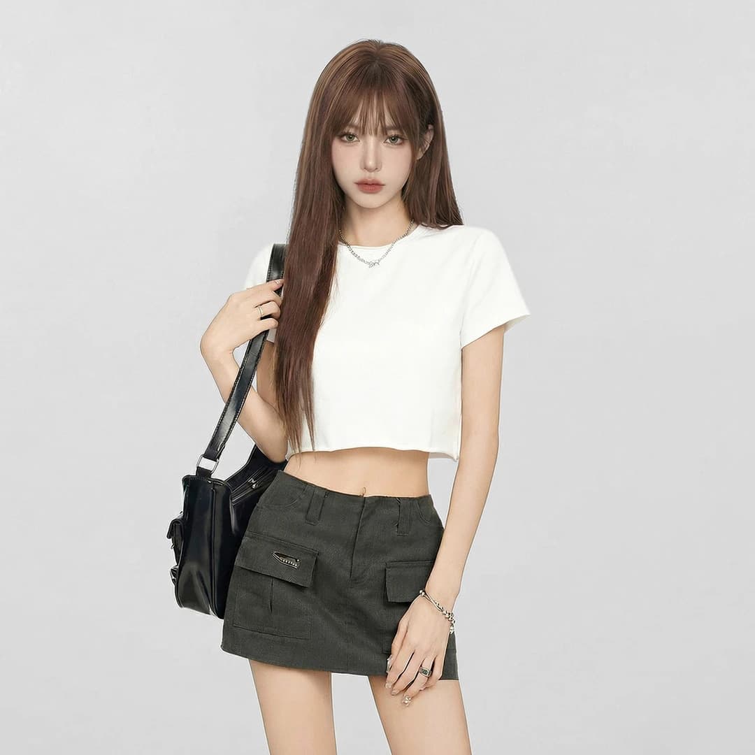 Strictly Selected Short Curved Hem T-Shirt for Women Summer Sexy Crop Top Fitted Bodycon Innerwear Outerwear