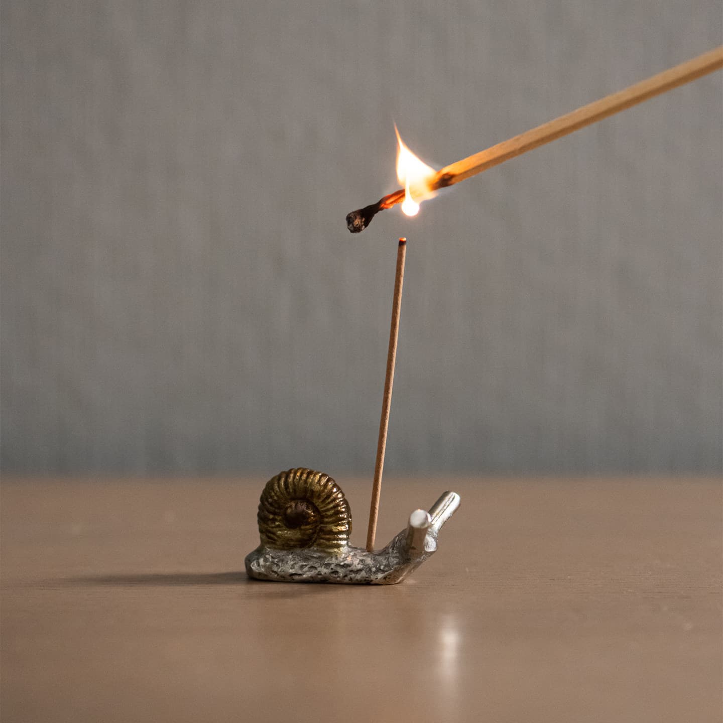 India imported brass snail thread incense stick incense burner ornaments new Chinese Zen incense rack mini incense holder decorations