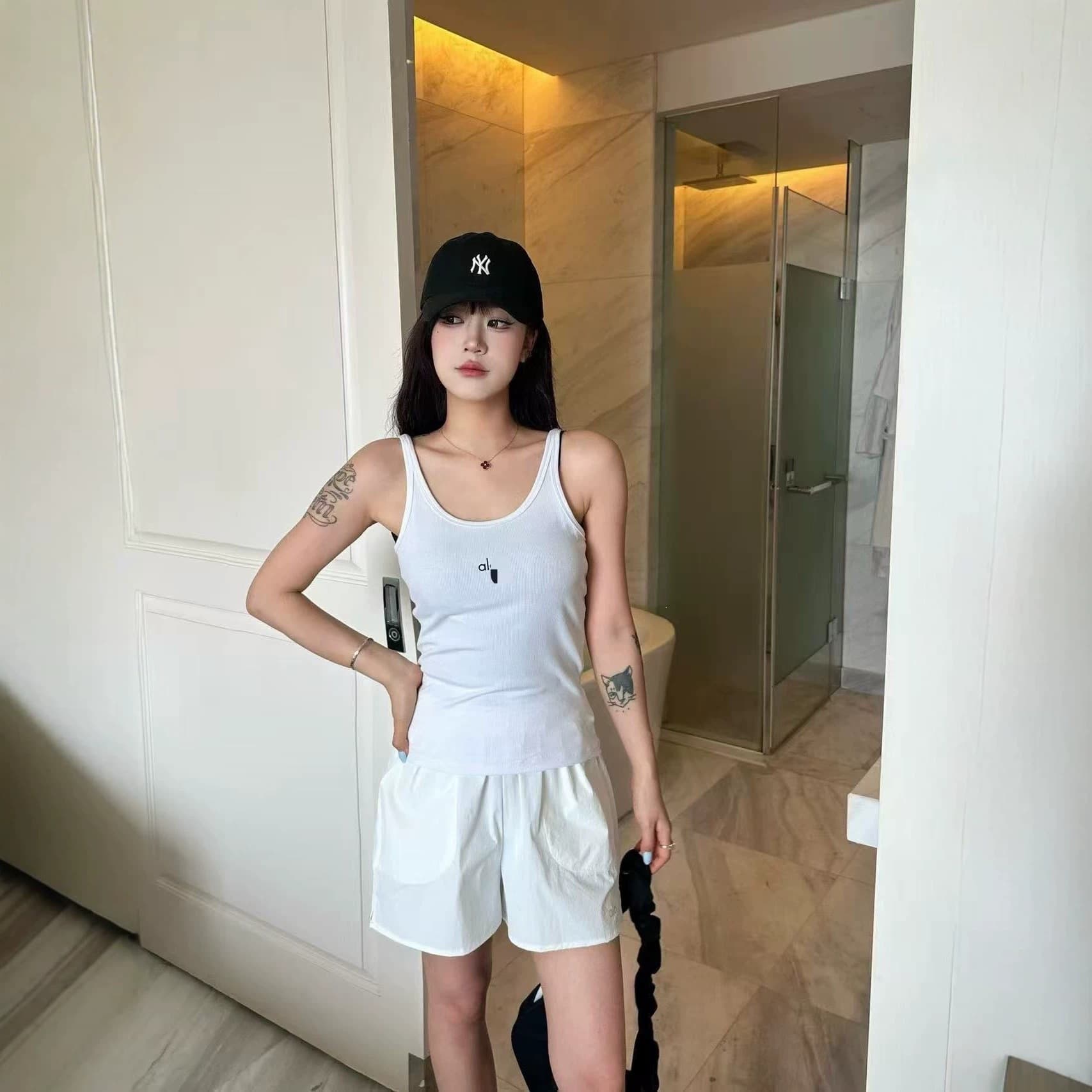In Stock 2025 New ALO Fishbone Vest Summer Reflective Lettering Slim Fit Workout Tank Top Women's