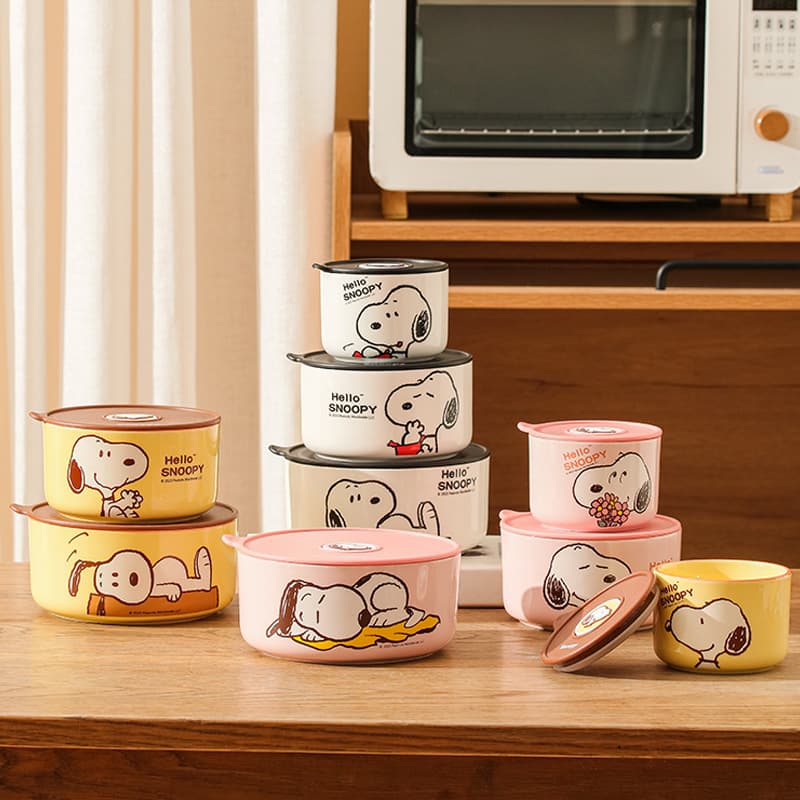 Snoopy Official Fresh-Keeping Bowl 3-Piece Set with Lids, Ceramic Cartoon Dopamine Color Instant Noodle Bowl Gift Box, Cute Gift Set