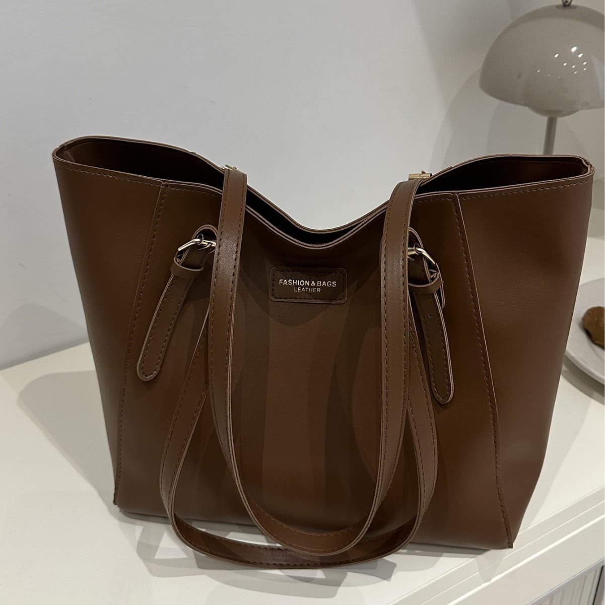 Large Capacity Simple Women's Shoulder Bag Autumn Winter Versatile Commuter Tote Bag with Mobile Phone Pocket Polyester Lining