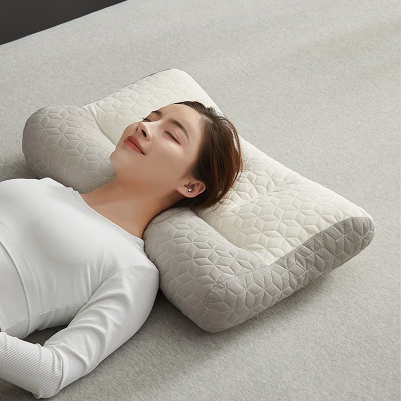 Japanese orthopedic anti-arch latex traction pillow, cervical vertebra protection to help sleep, wealthy package pillow core, a pair of new home models