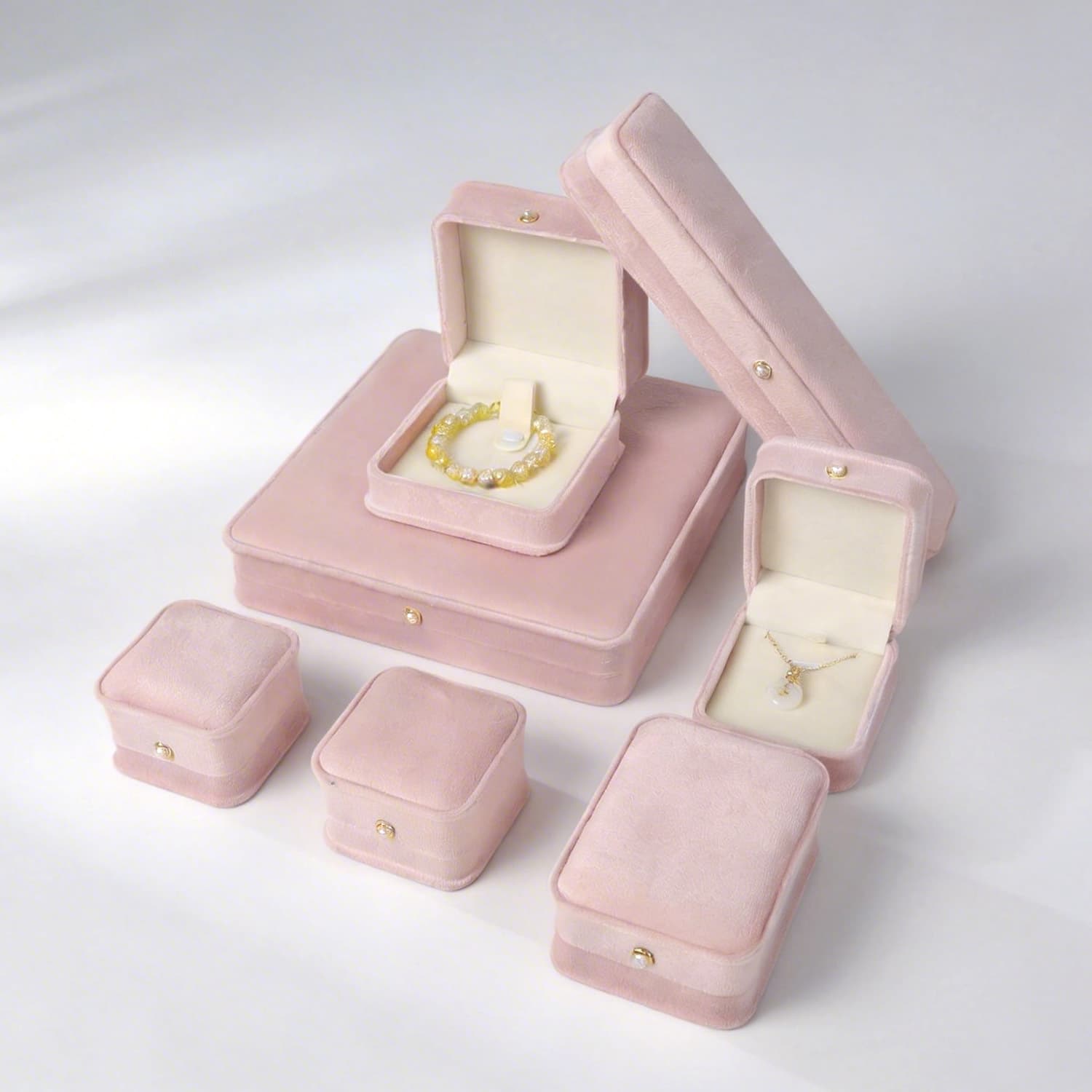 Factory direct sales pearl buckle velvet bracelet box light luxury fashion jewelry storage bracelet packaging box wholesale