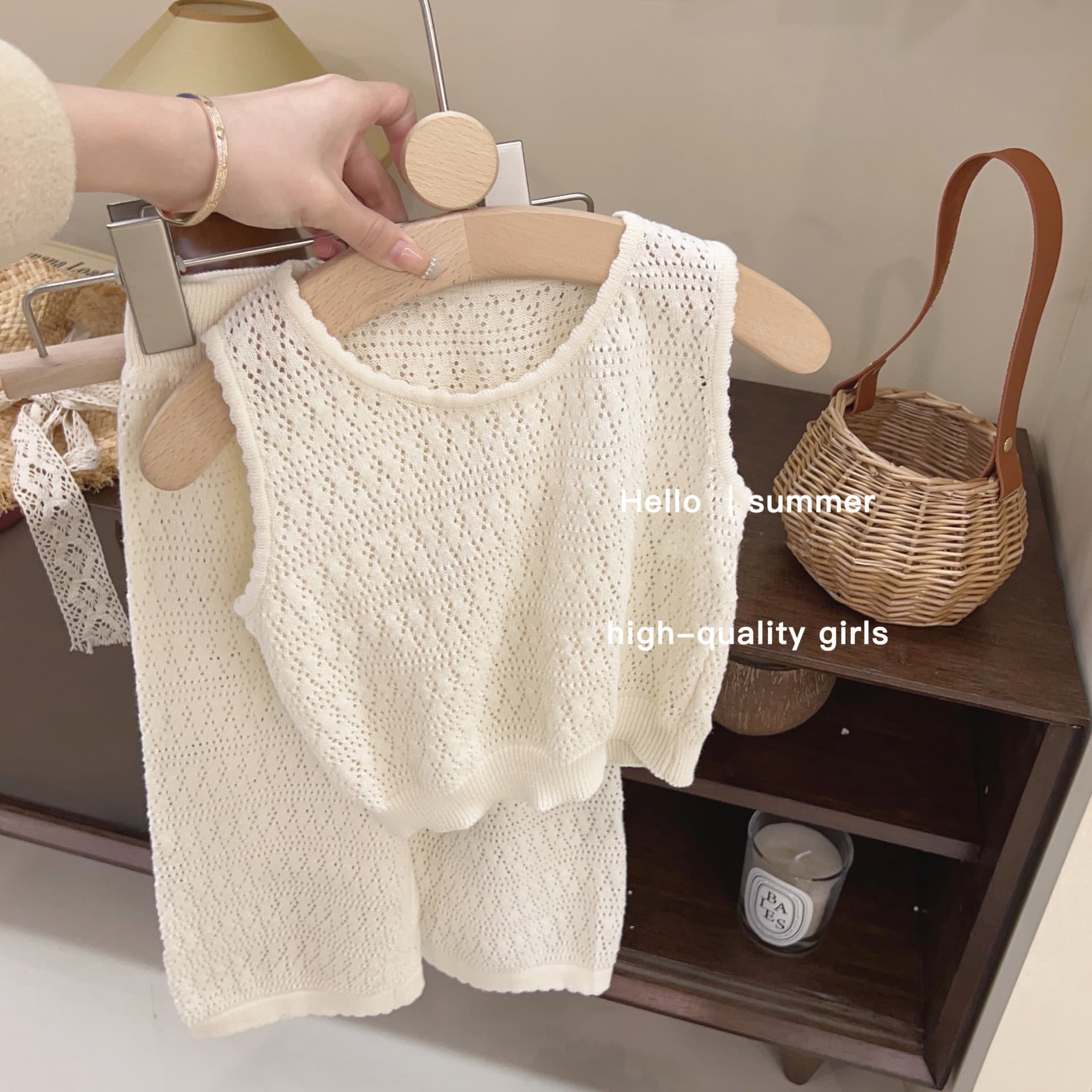 timo girls Internet celebrity children's clothing girls thin style knitted suit 2025 summer female treasure hollow vest wide leg pants