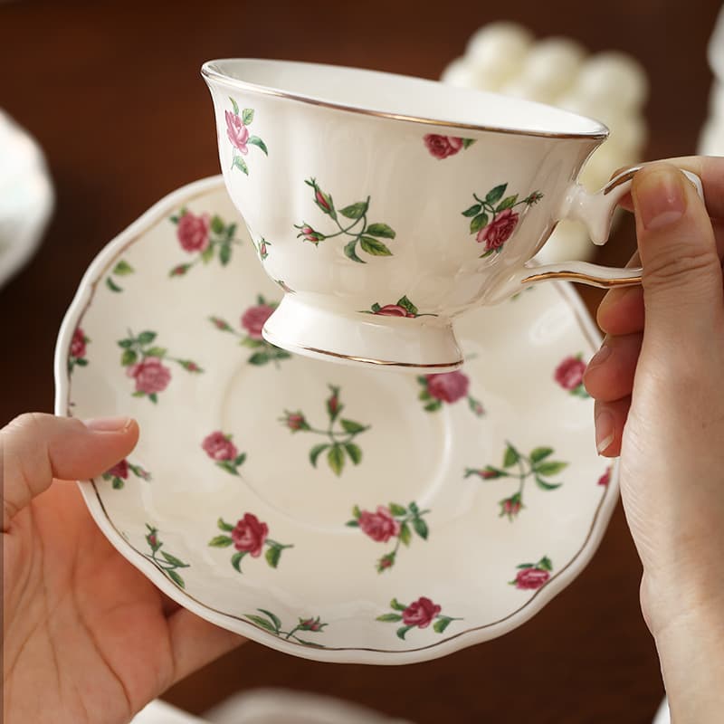 Vintage Luxury Rose Ceramic Mug with Gold Rim, High-End Coffee Cup and Saucer Set, Ins-Style Home Afternoon Tea Mug