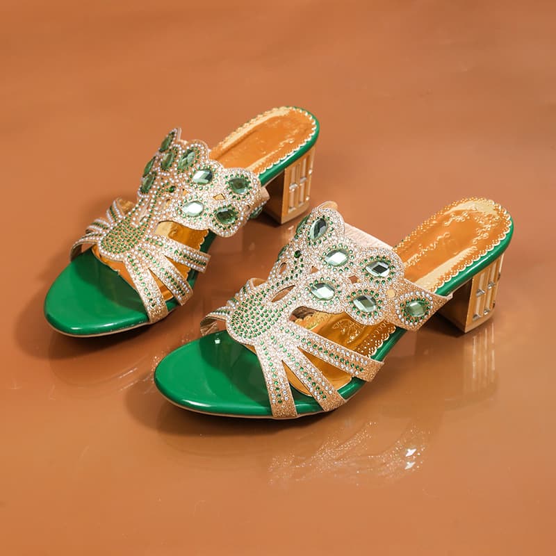 2026 Spring and Summer New Outerwear Slippers Women's Summer Slippers Thick Heel Fashion Medium Heel Rhinestone Sandals High Heel Slippers