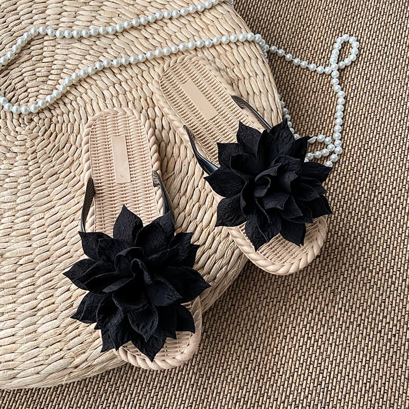 Trendy Flower Sandals for Women, Ins Summer New Style, Versatile Flat Flip-Flops, Anti-Slip Beach Sandals