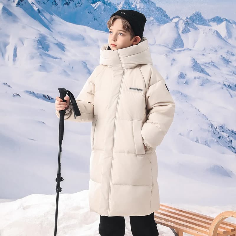 Korean style children's down jacket, trendy and warm, mid-length, over-the-knee, hooded, grey duck down jacket for boys and girls.