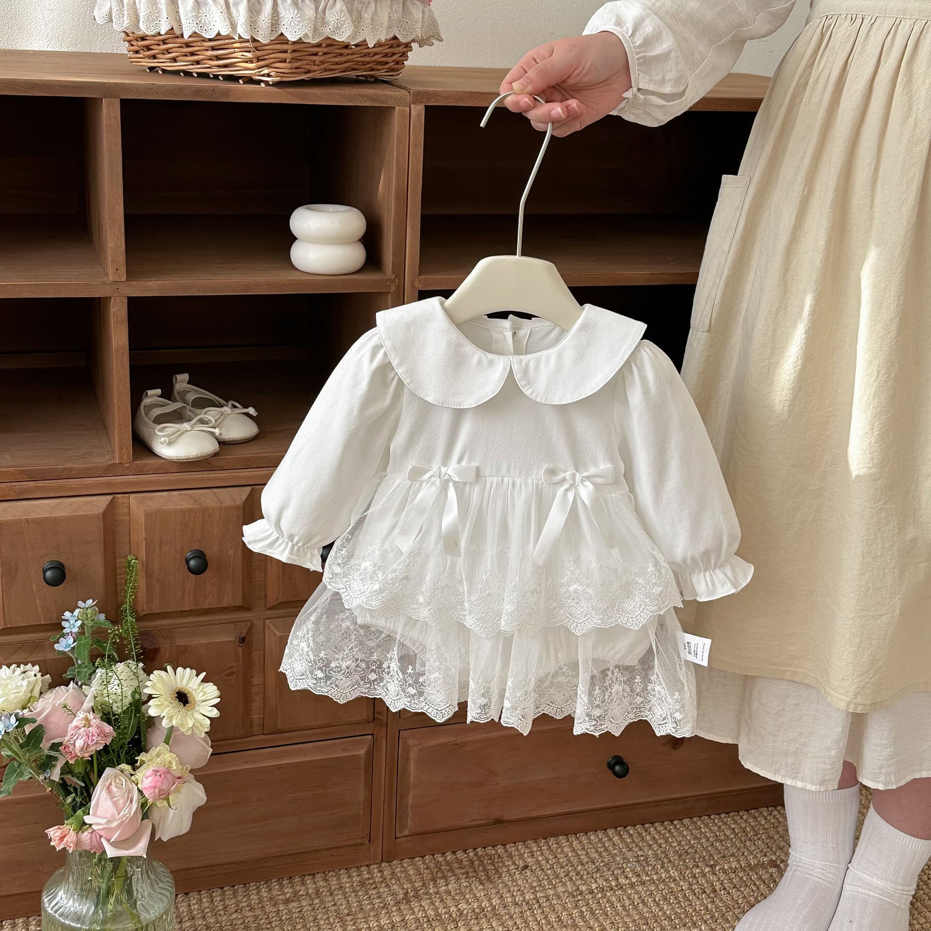 Korean version of baby girl's baby clothes, spring full moon hundred days fashionable romper, newborn onesie, princess lace halterneck dress