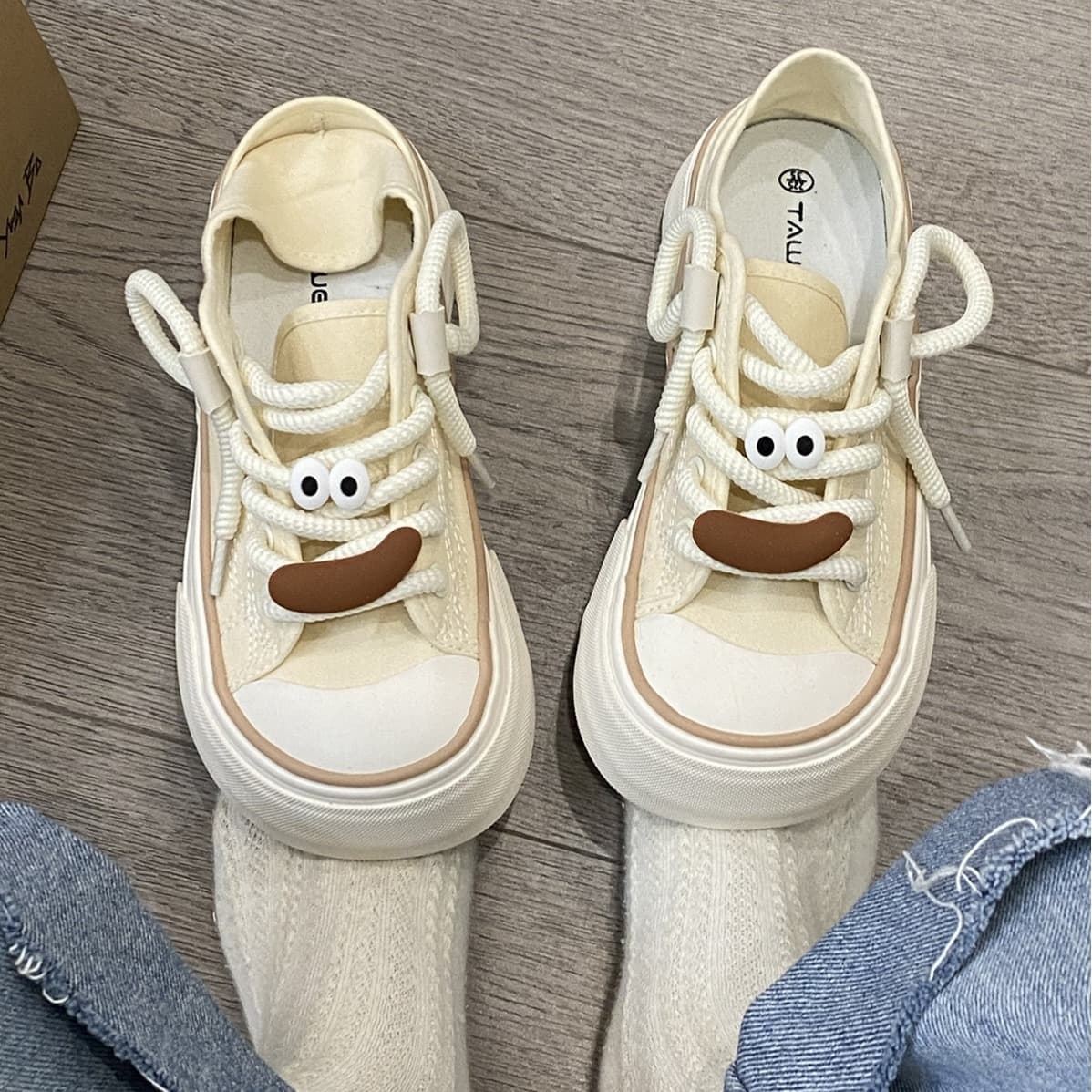 Brand Redesigned Japanese Ugly-Cute Big-Head Canvas Shoes for Women 2023 New Style Niche Original Mango-Head Cute White Sneakers