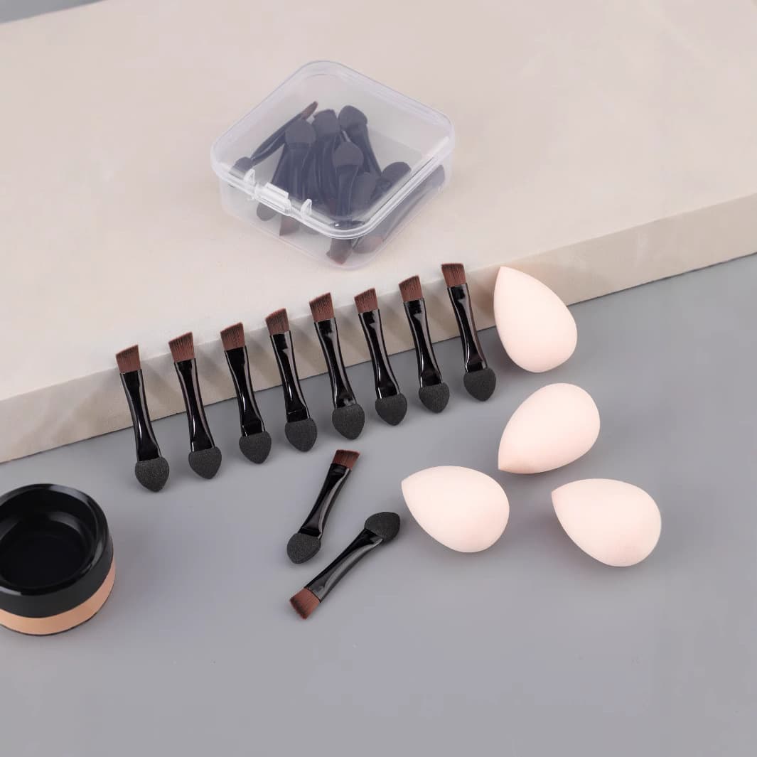 Mini Short Eyeshadow Brush, Dual-Purpose Makeup Brush, Concealer Brush, Short Sponge Eyeshadow Stick + 4 Mini Beauty Blenders