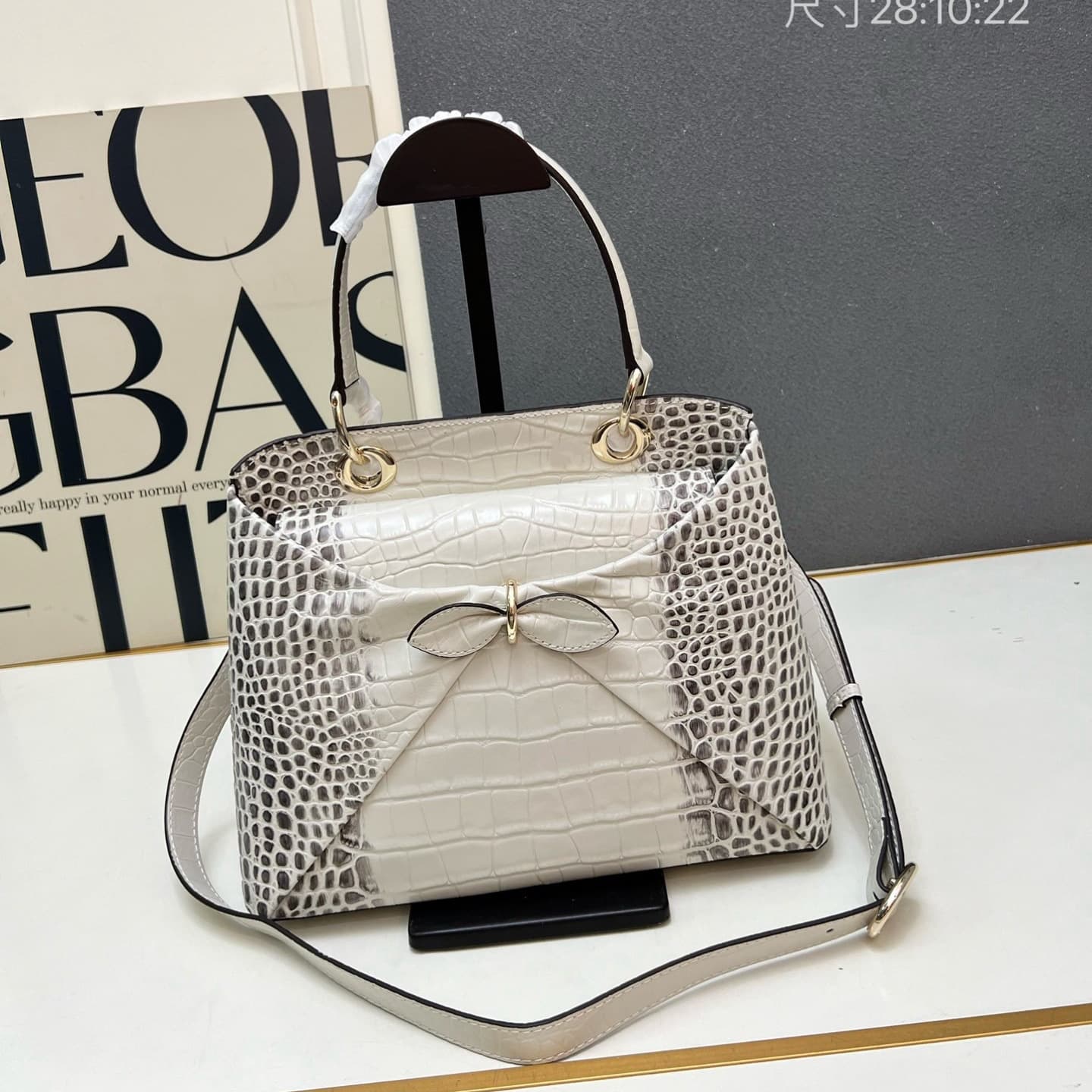 2025 Spring/Summer Runway Bow Handbag Designer Fashion Crocodile Pattern Shoulder Crossbody Versatile Elegant Style