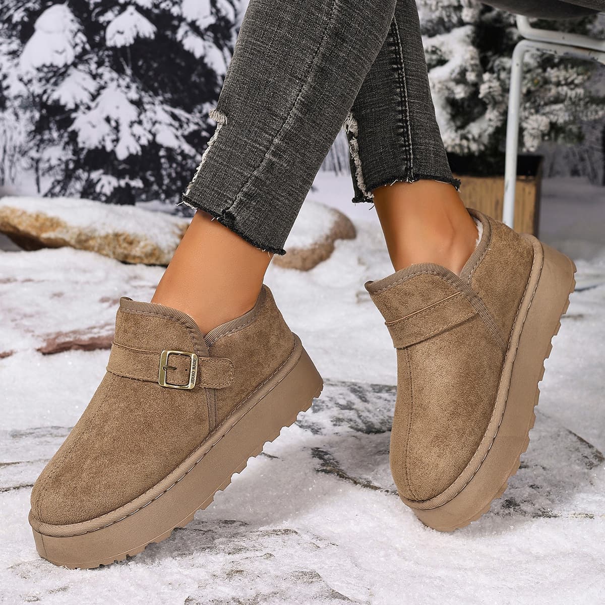 Cross-border Large Size Thick Sole Snow Boots Women 2025 Winter New Cotton Boots Plush Lined Thickened Slip-on Cotton Shoes Wholesale