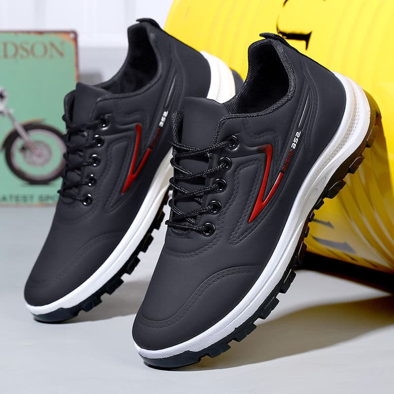 New Spring/Autumn Lightweight Hiking Shoes Running Student Waterproof Casual Soft Sole Sports Work Shoes Men Anti-Slip Leather Upper Shoes