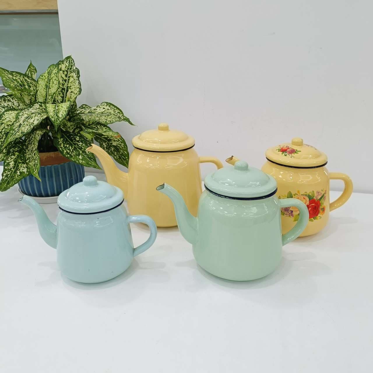Enamel Kettle - Cold Water, Coffee, and Hot Water Kettle - Compatible with Induction Cooktop and Open Flame, Heat Retention