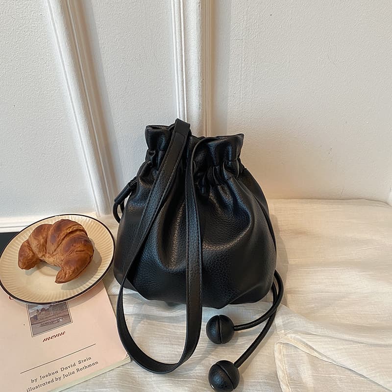 Minimalist Soft Leather Drawstring Bucket Bag 2026 Personalized Solid Color Litchi Pattern Trendy Chic Shoulder Bag Crossbody Bag for Women